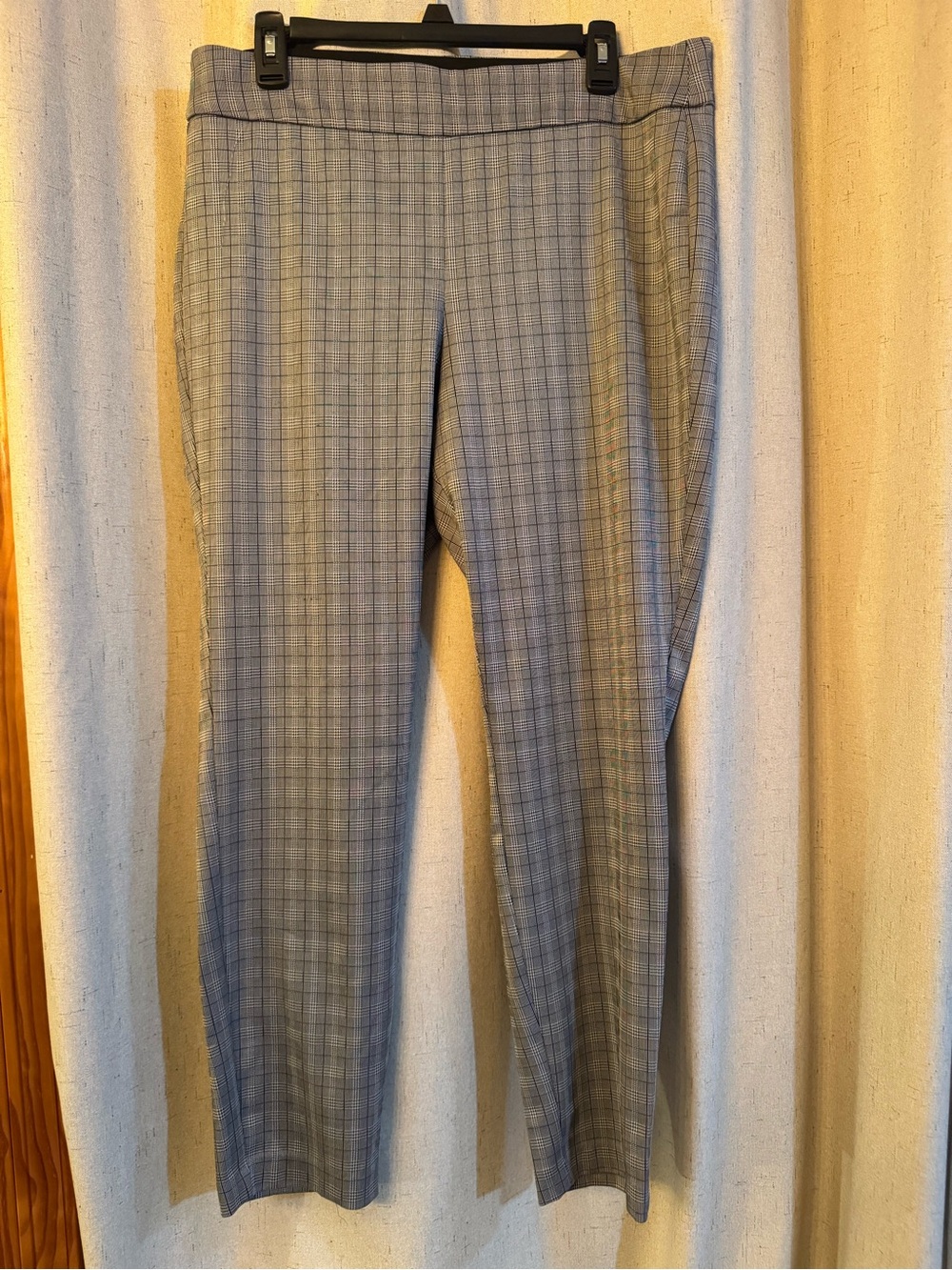 Women's Gray Plaid Straight-Leg Trousers